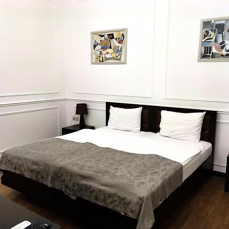 Boutique Living Hotel เยเรวาน ภายนอก รูปภาพ