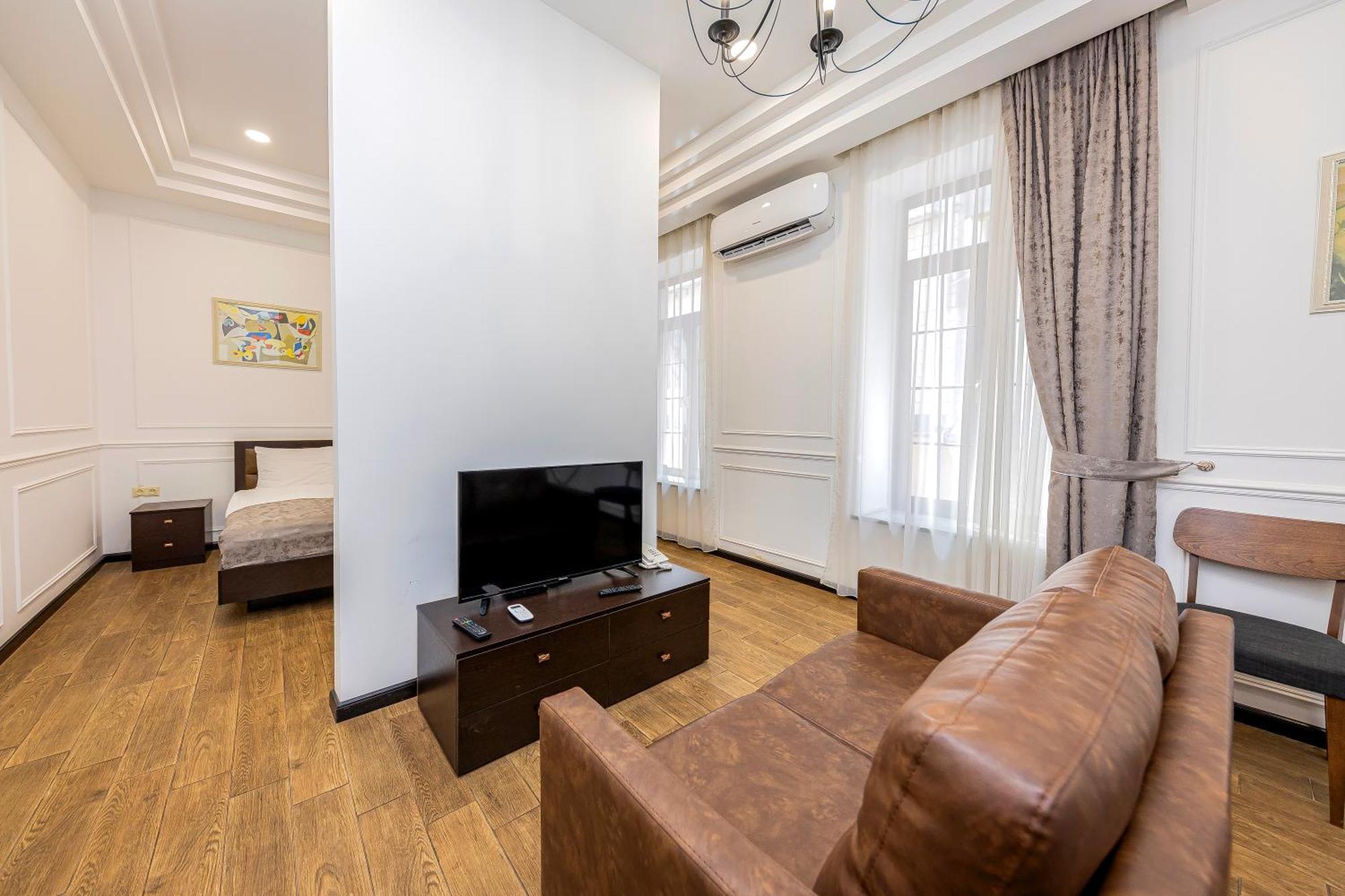 Boutique Living Hotel เยเรวาน ภายนอก รูปภาพ