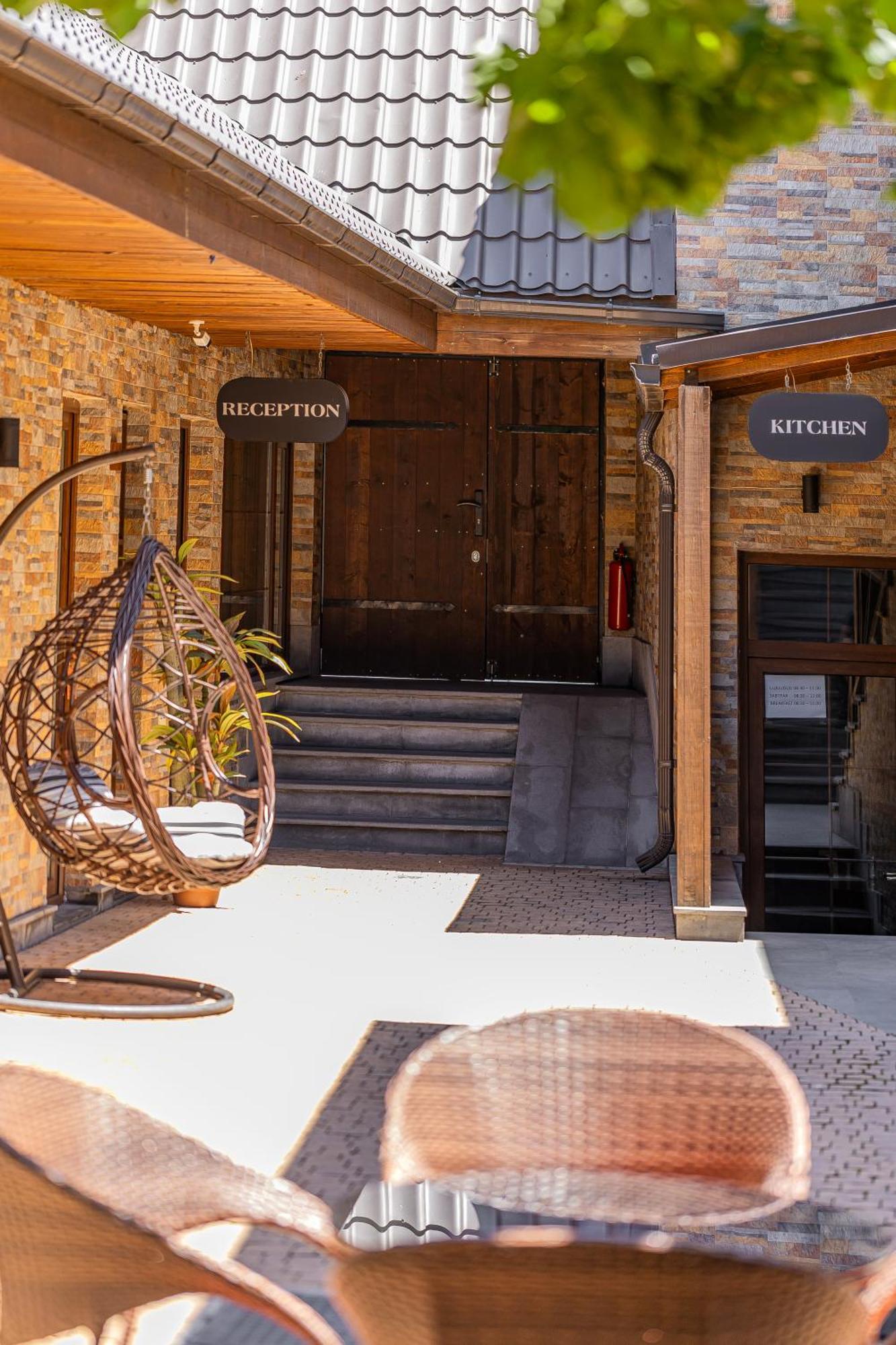 Boutique Living Hotel เยเรวาน ภายนอก รูปภาพ