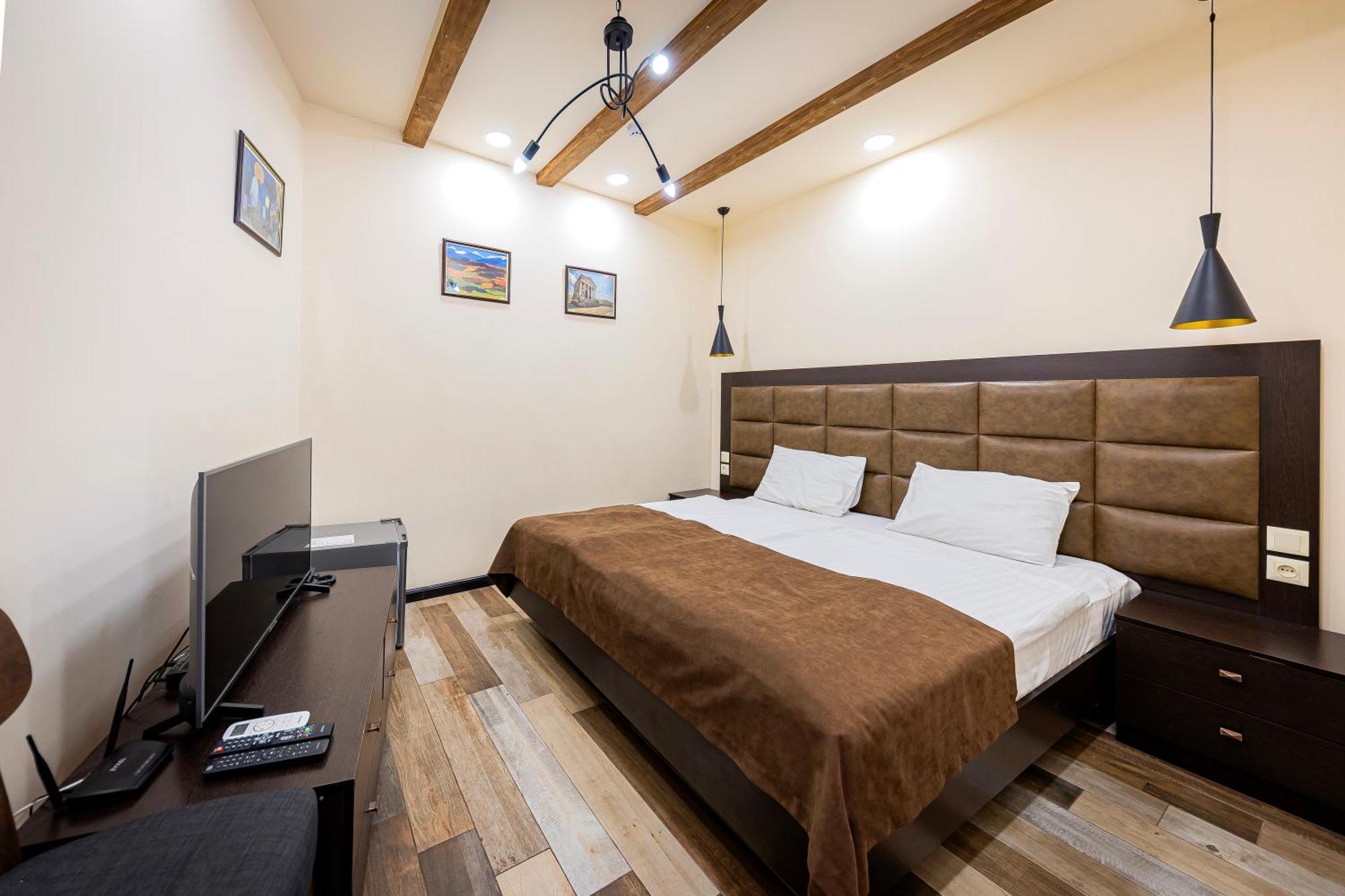 Boutique Living Hotel เยเรวาน ภายนอก รูปภาพ