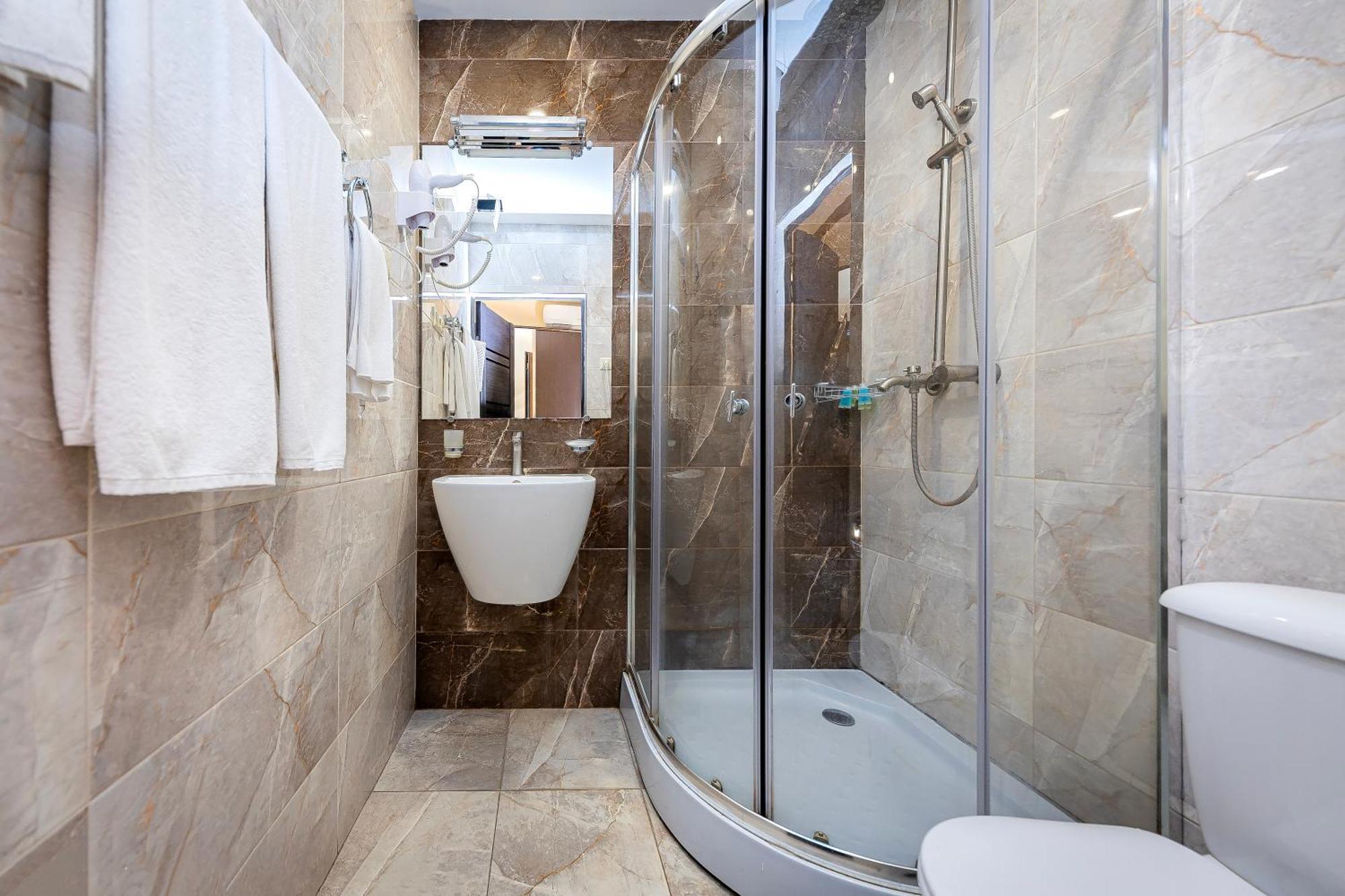 Boutique Living Hotel เยเรวาน ภายนอก รูปภาพ