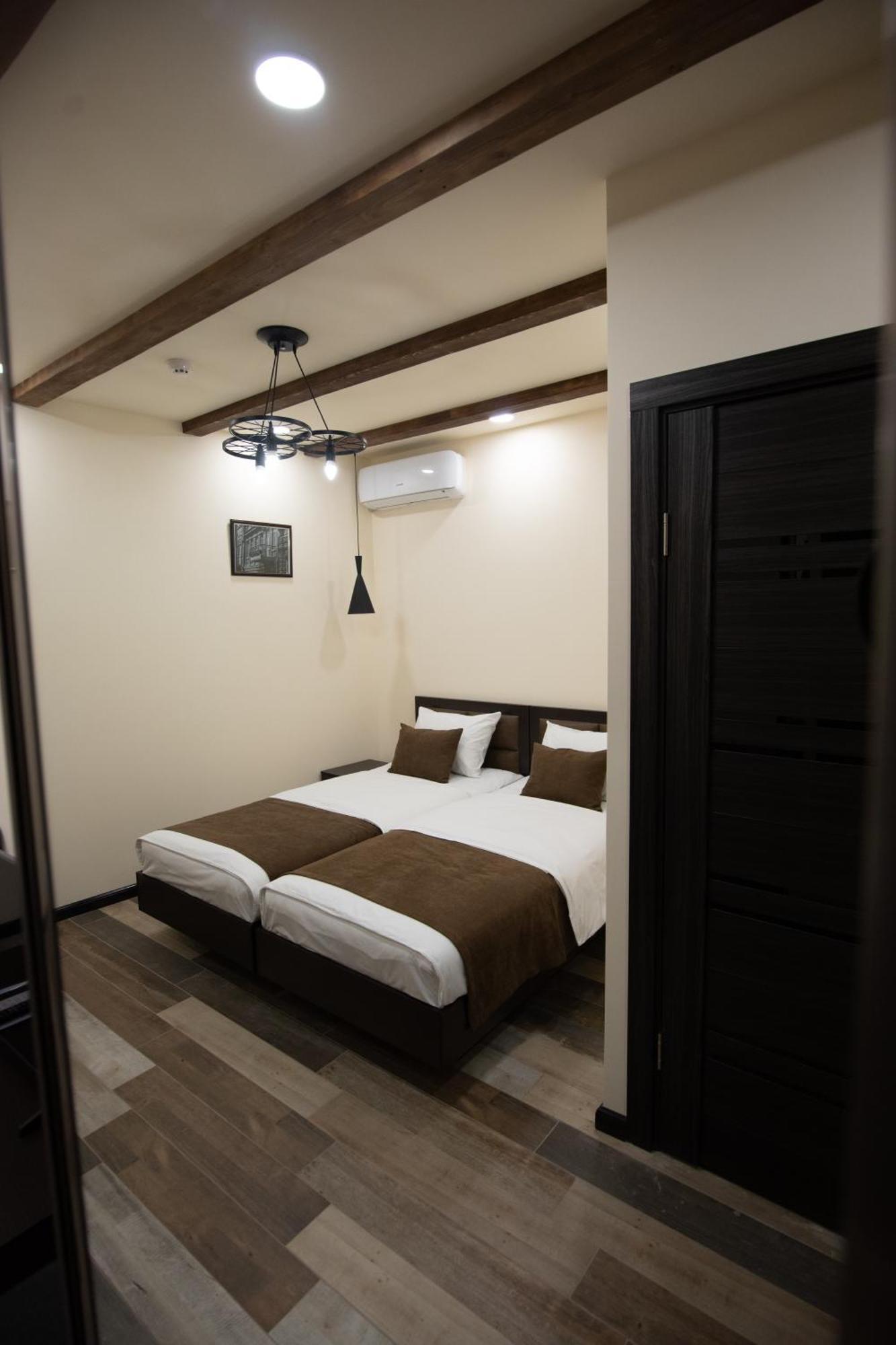 Boutique Living Hotel เยเรวาน ภายนอก รูปภาพ