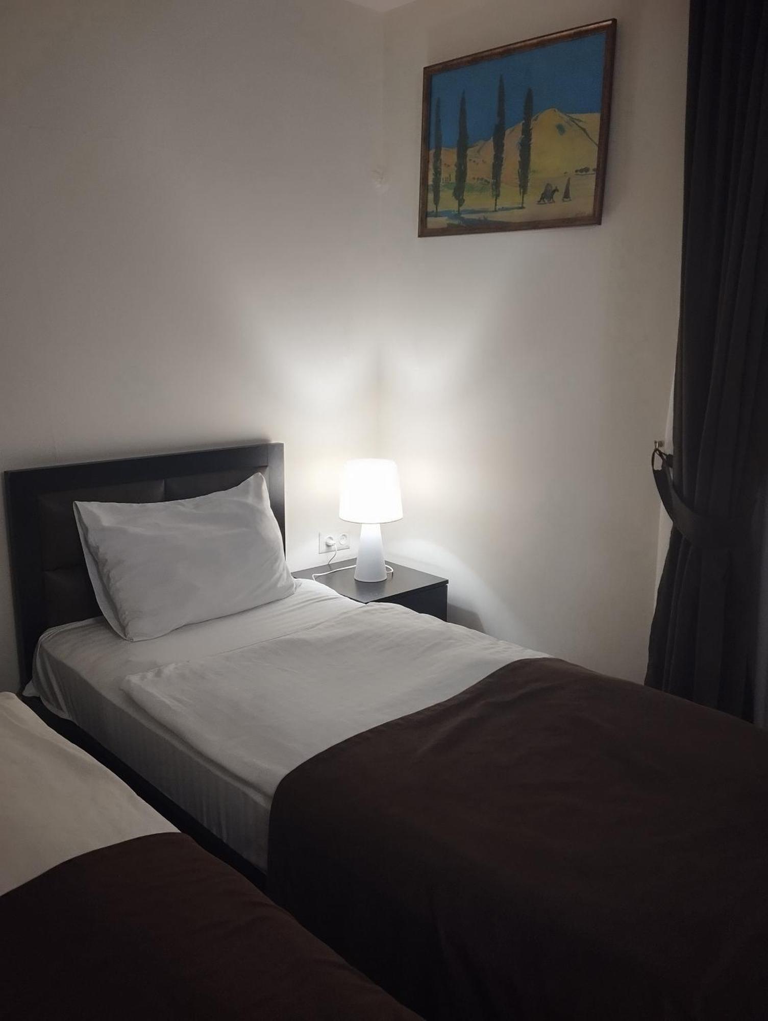 Boutique Living Hotel เยเรวาน ภายนอก รูปภาพ